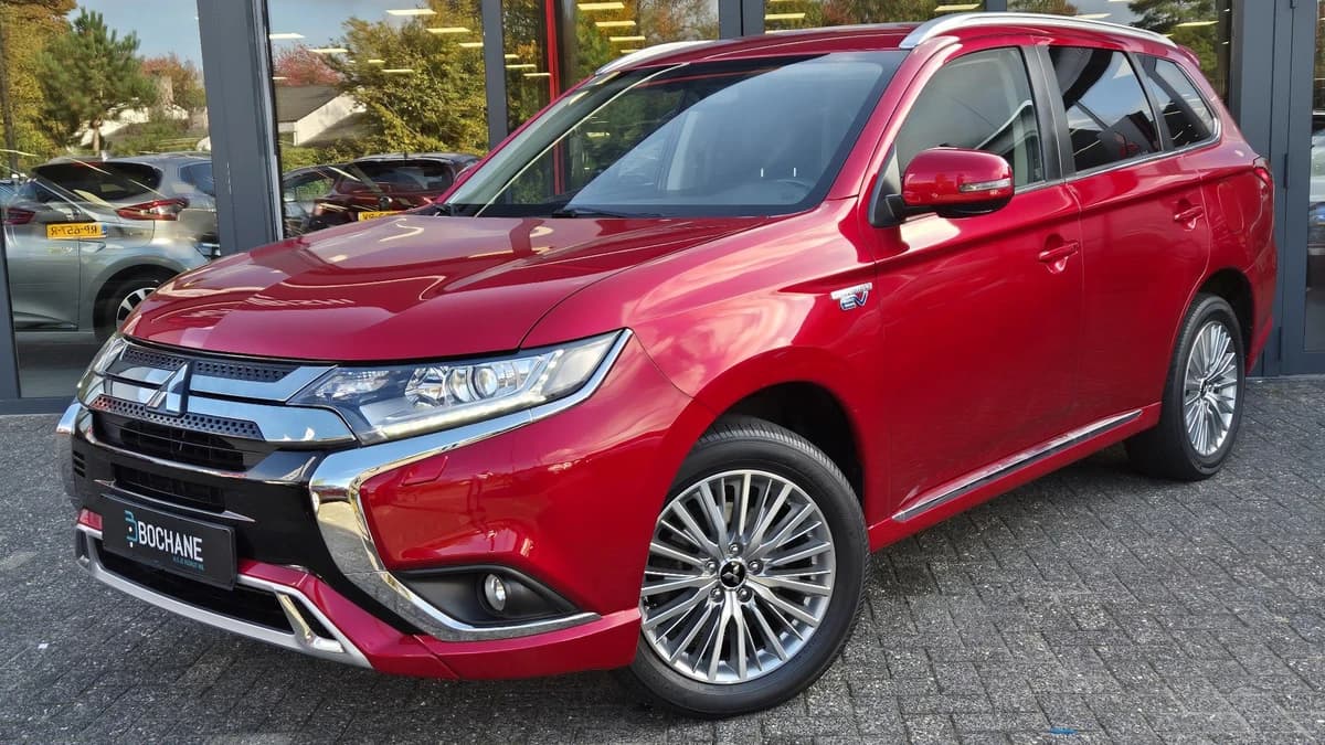Mitsubishi Outlander — foto 1