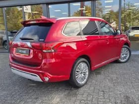Mitsubishi Outlander thumbnail 2