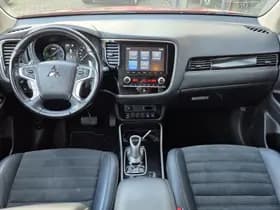 Mitsubishi Outlander thumbnail 3