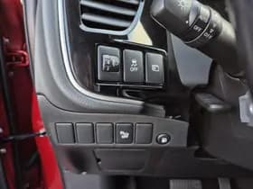 Mitsubishi Outlander thumbnail 32