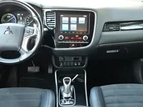 Mitsubishi Outlander thumbnail 10