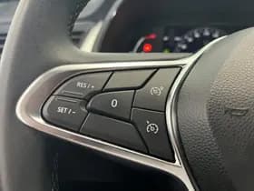 Renault Captur thumbnail 21