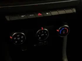 Renault Clio thumbnail 12