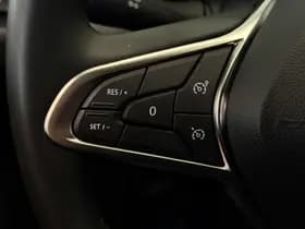 Renault Clio thumbnail 18