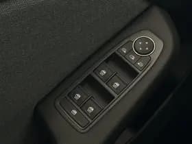 Renault Clio thumbnail 18