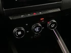 Renault Clio thumbnail 13