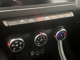 Renault Captur thumbnail 12
