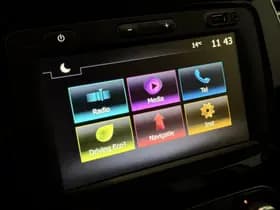 Renault Captur thumbnail 36