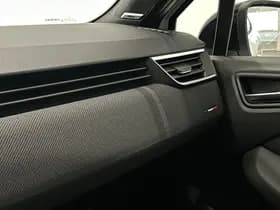Renault Clio thumbnail 35