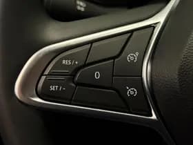 Renault Clio thumbnail 19