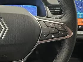 Renault Captur thumbnail 18