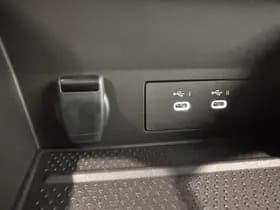 Renault Captur thumbnail 33