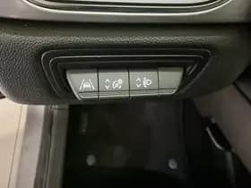 Renault Captur thumbnail 35