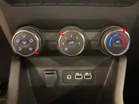 Renault Clio thumbnail 15