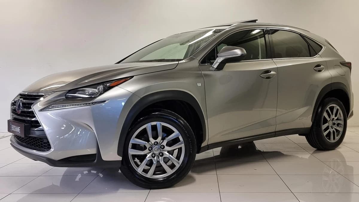 Lexus NX — foto 1