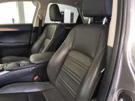 Lexus NX thumbnail 30