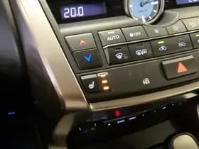 Lexus NX thumbnail 32