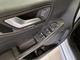 Ford Kuga thumbnail 24