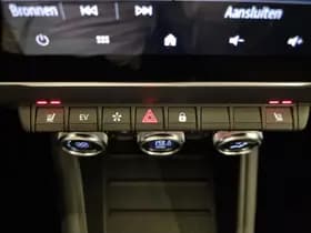 Renault Captur thumbnail 2