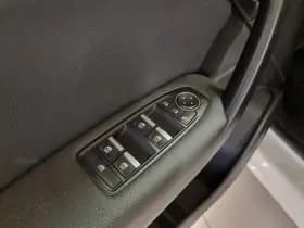 Renault Captur thumbnail 23