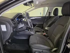 Ford Focus thumbnail 11