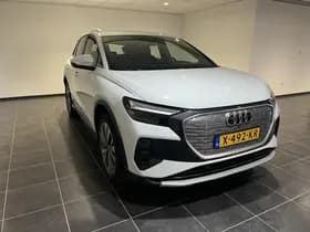 Audi Q4 e-tron thumbnail 4