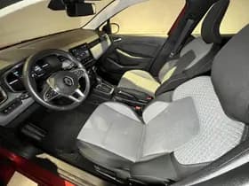 Renault Clio thumbnail 24