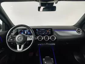 Mercedes-Benz GLA thumbnail 3