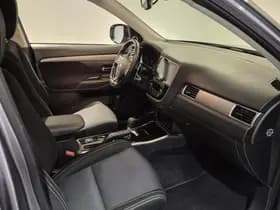 Mitsubishi Outlander thumbnail 7