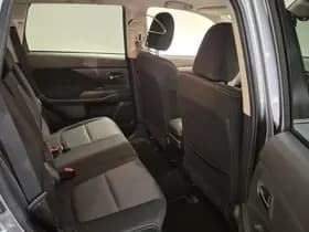 Mitsubishi Outlander thumbnail 8