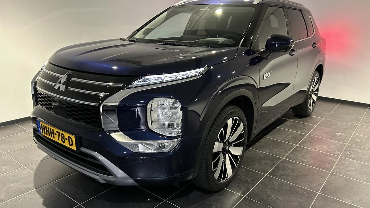 Mitsubishi Outlander — foto 1