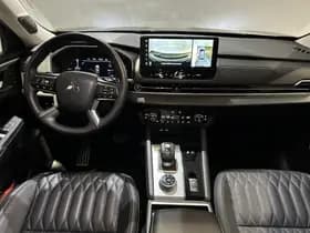Mitsubishi Outlander thumbnail 3