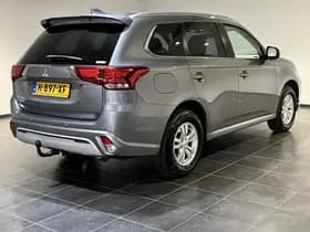 Mitsubishi Outlander thumbnail 2