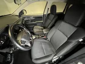 Mitsubishi Outlander thumbnail 7