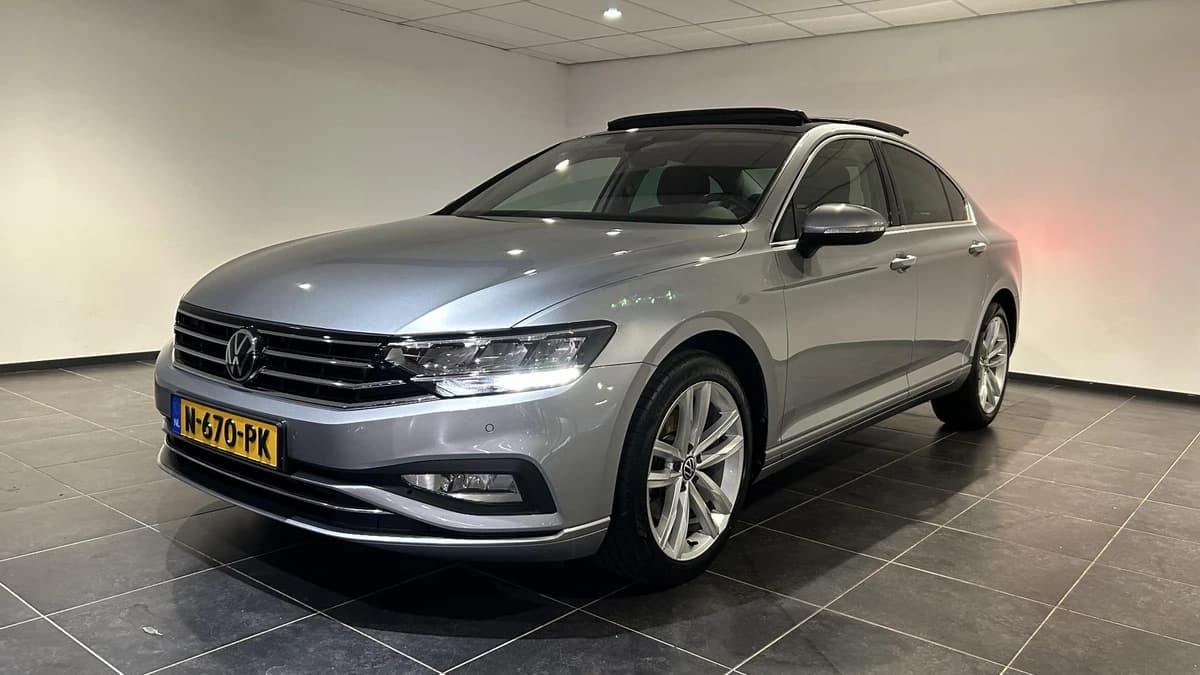 Volkswagen Passat — foto 1