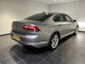 Volkswagen Passat thumbnail 2