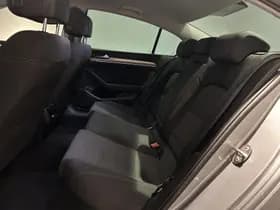Volkswagen Passat thumbnail 8