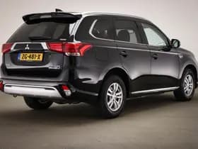 Mitsubishi Outlander thumbnail 2