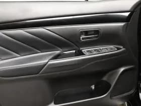 Mitsubishi Outlander thumbnail 24