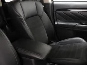 Mitsubishi Outlander thumbnail 7
