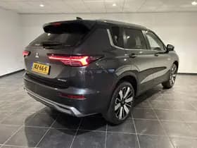 Mitsubishi Outlander thumbnail 2
