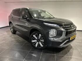 Mitsubishi Outlander thumbnail 4