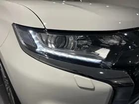 Mitsubishi Outlander thumbnail 24
