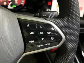 Volkswagen Golf thumbnail 21