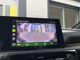 Renault Clio thumbnail 12