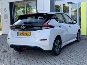 Nissan Leaf thumbnail 2
