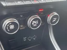 Renault Captur thumbnail 11