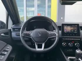 Renault Clio thumbnail 3