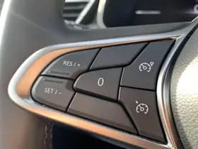 Renault Clio thumbnail 19