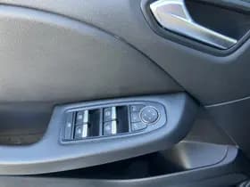 Renault Clio thumbnail 19